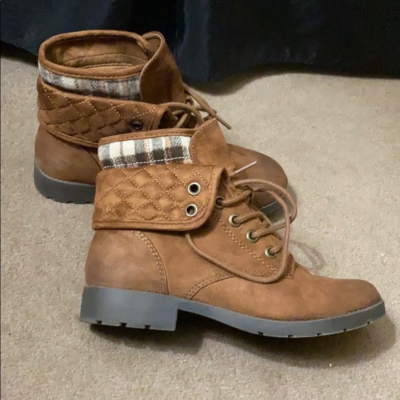 Shoes - Boots